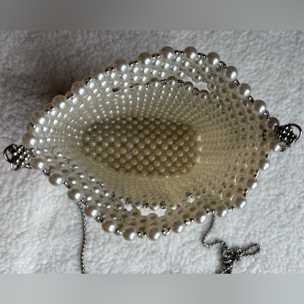 Dolce Vita Pearl Beaded Crossbody Bag in Ivory with Silver Chain - Picture 4 of 7